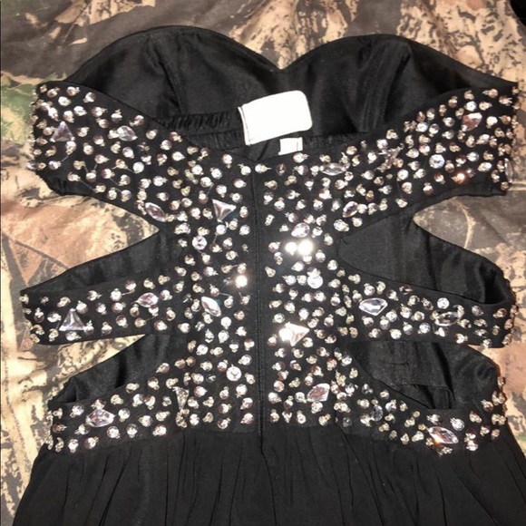 PROM DRESS - Picture 2 of 4